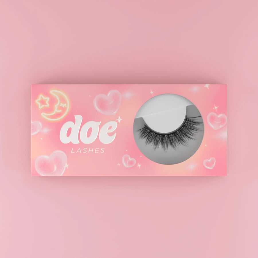 What Are Hybrid Lashes and How Do They Work?