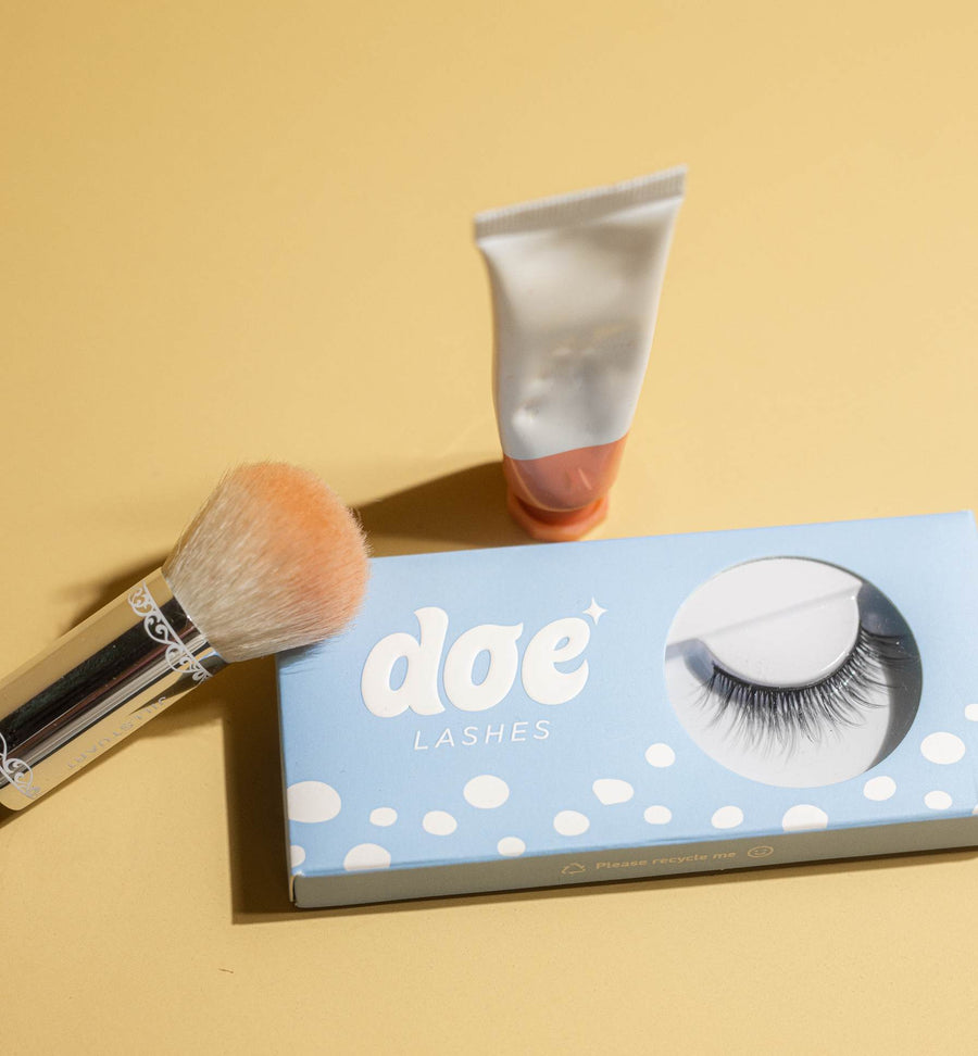 How to Clean False Lashes