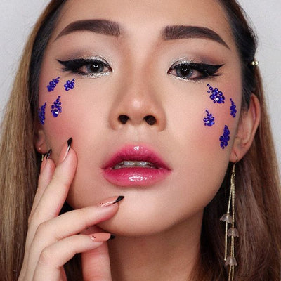 What is the Difference Between Fake Eyelashes and Lash Extensions